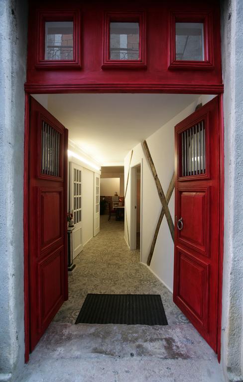 Joivy Alfama 35 Apartments Lisbon Room photo