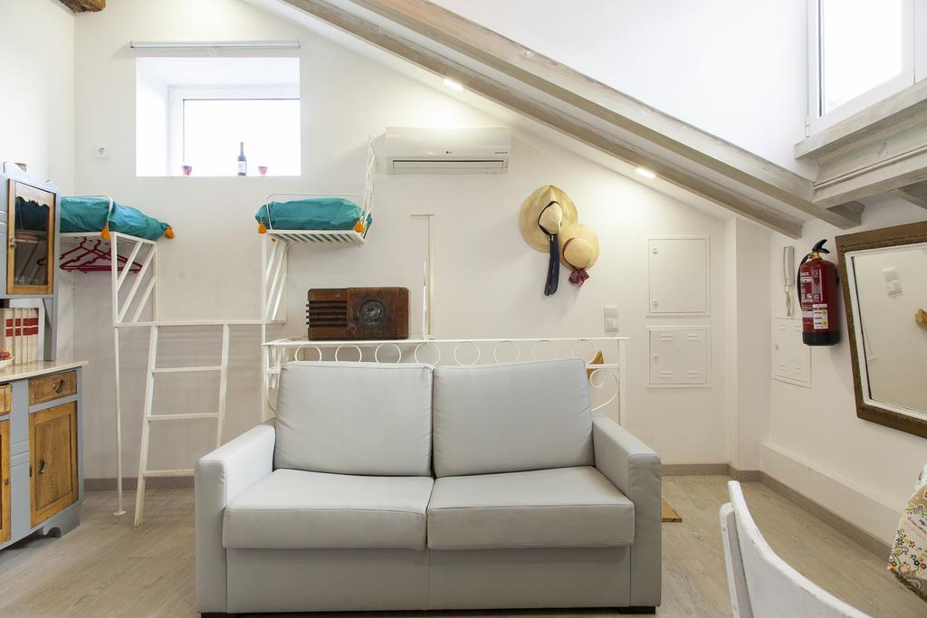 Joivy Alfama 35 Apartments Lisbon Exterior photo