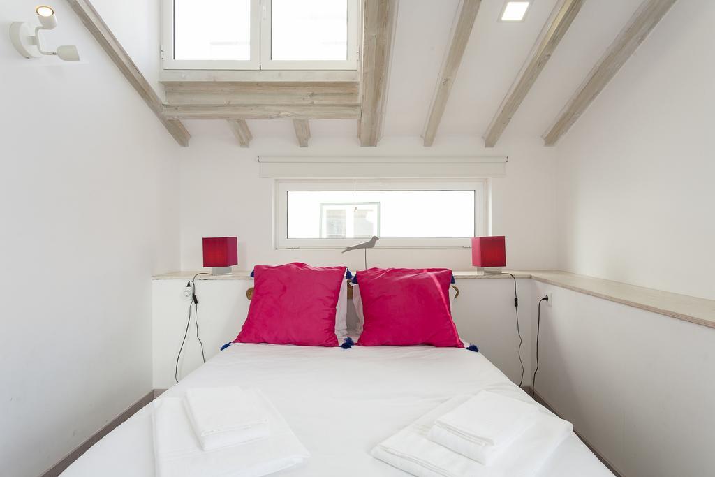 Joivy Alfama 35 Apartments Lisbon Exterior photo